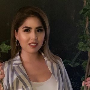 Meet your Posher, Alejandra